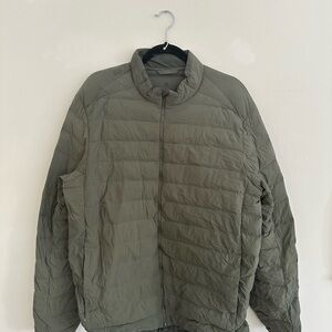 Lululemon Men's Olive Green Puffer Jacket